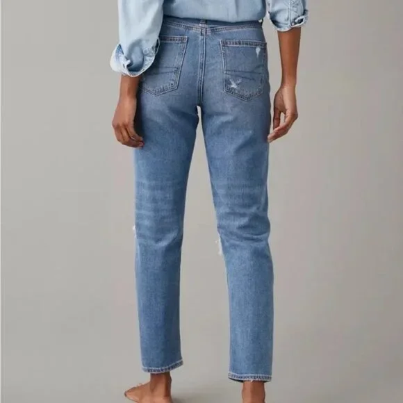 AE Ripped Relaxed Mom Jean - Picture 2 of 11